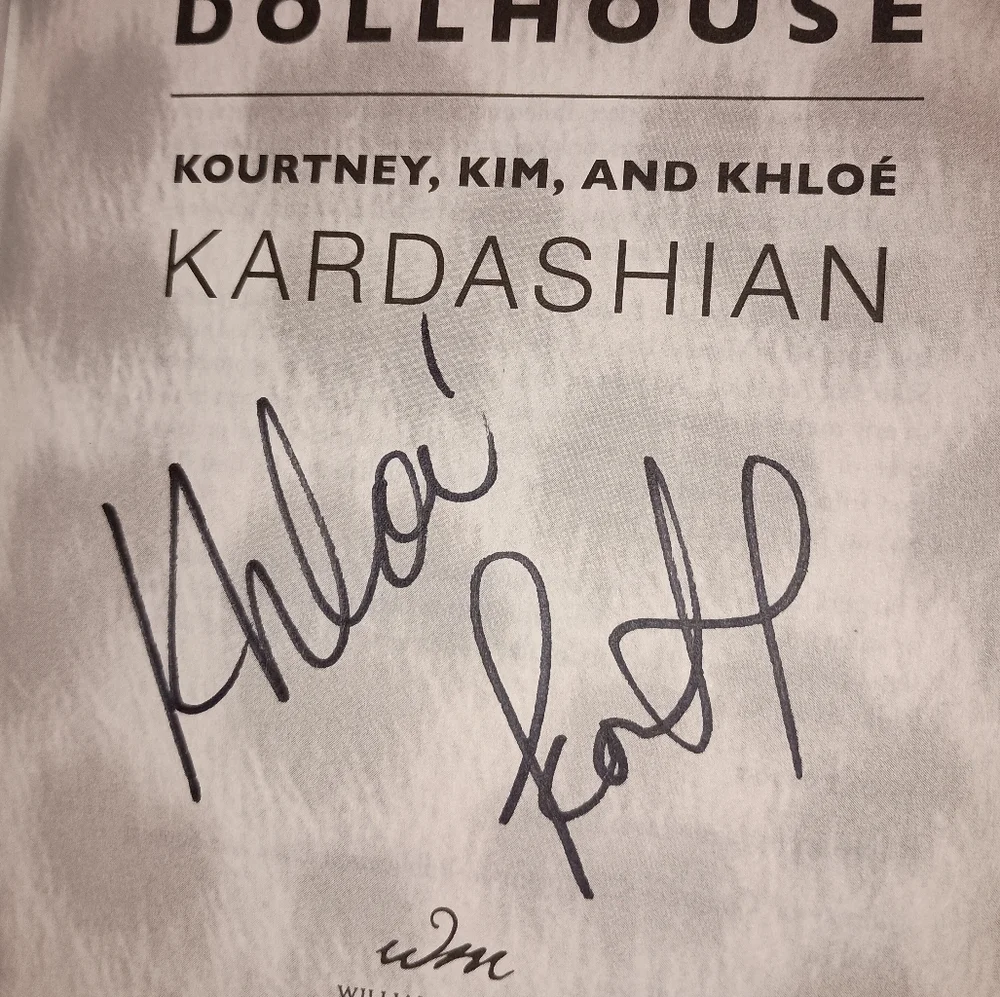 Signed First Edition KARDASHIANS Dollhouse Book - Signed by Khloe and Kourtney - Picture 2 of 9